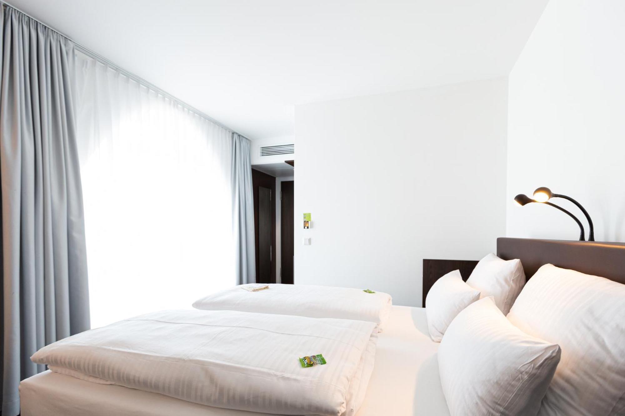 בנסהיים Tobbaccon Hotel מראה חיצוני תמונה