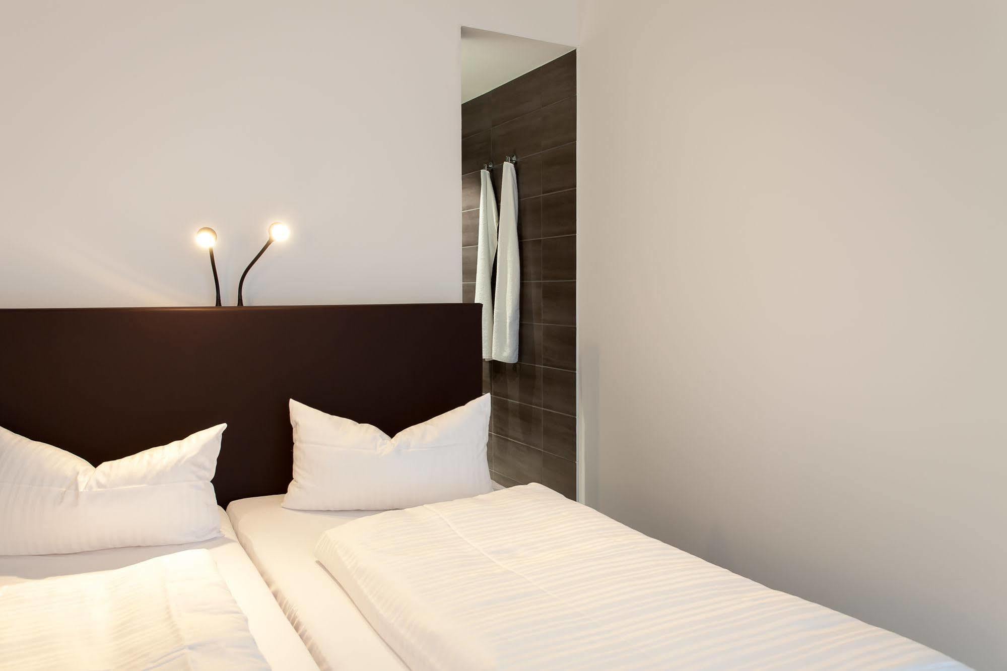 בנסהיים Tobbaccon Hotel מראה חיצוני תמונה
