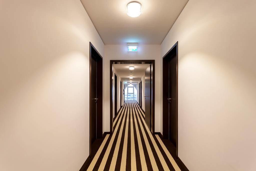 בנסהיים Tobbaccon Hotel מראה חיצוני תמונה